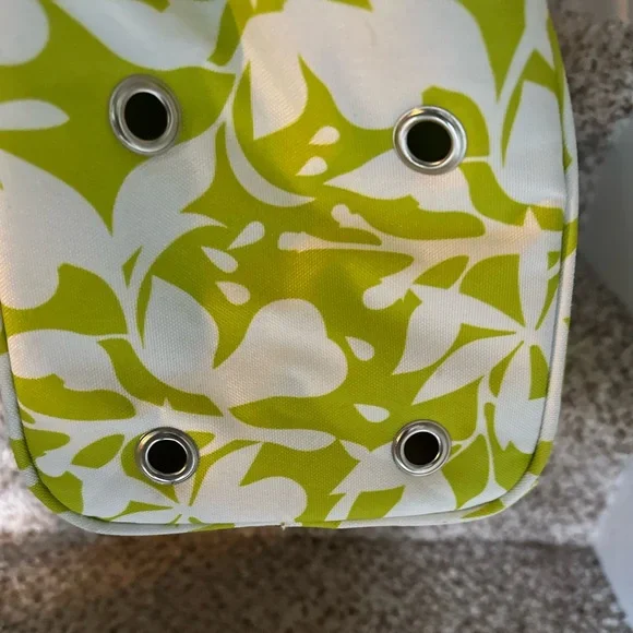 Beautiful designed pet carrier with handles. - Picture 5 of 11